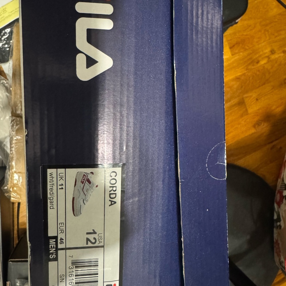 Fila Men's White and Red Sneakers